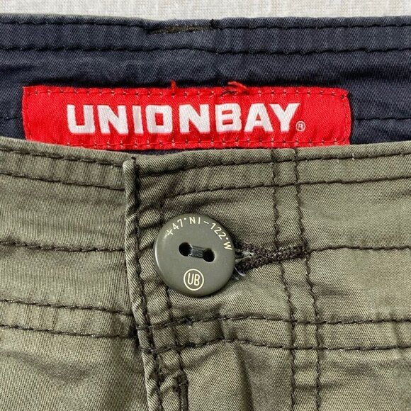 Unionbay Cargo Shorts Mens size 36 Relaxed Stretch Bermuda Pockets Green - Picture 5 of 9